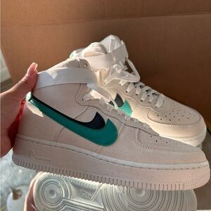 Nike Air Force 1 SE High 82 - Neptune Green W size 7.5